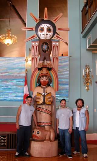 Gary with Luke and John Marston at the pole for the Lieutenant Governor's mansion